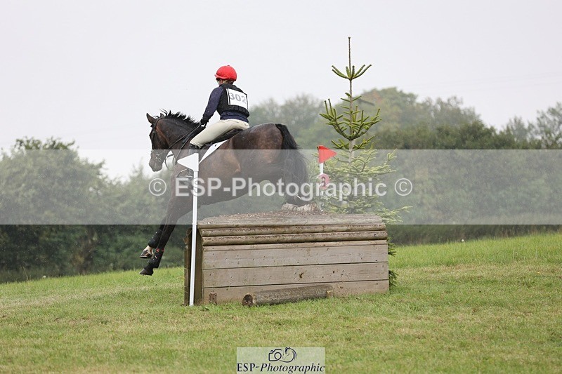 240901A-104513-06084 - 302-Rosie.Bradley-Hole-CAPABILITY.BROWN.II