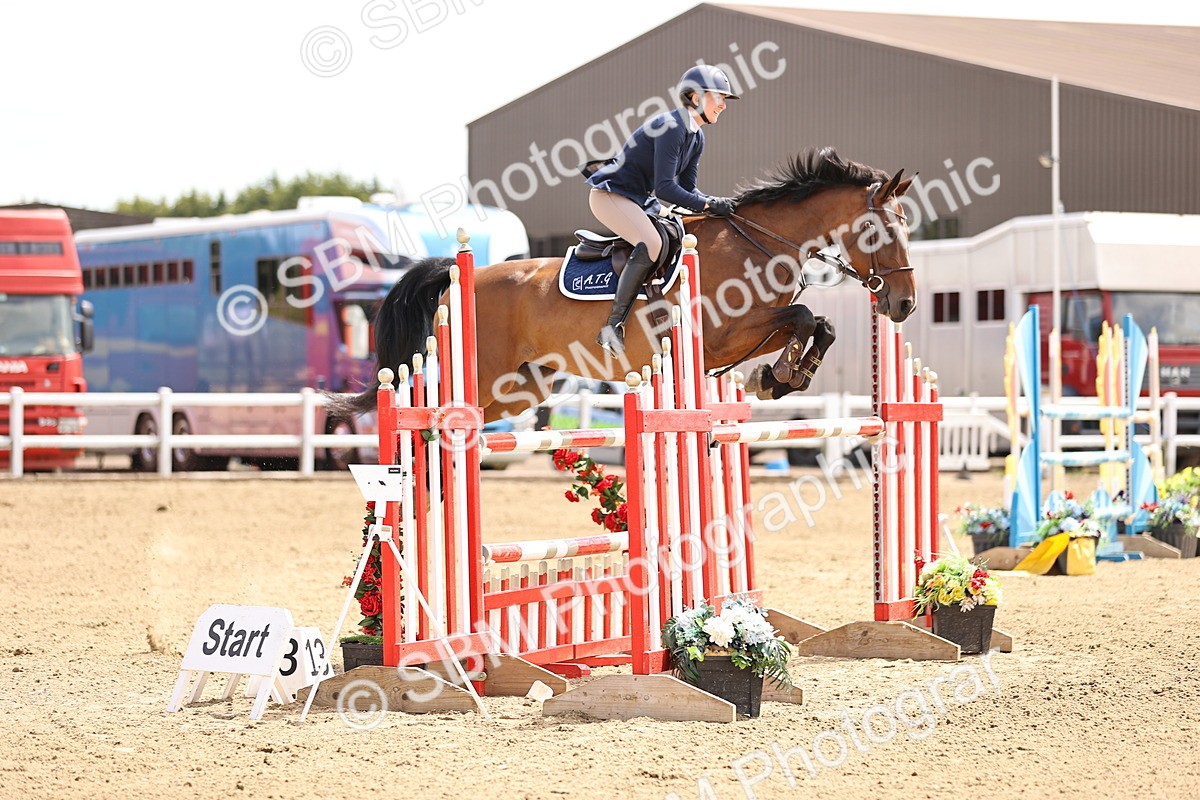 SBM_010561 - Class 9 - Senior Foxhunter - 1.20m Open