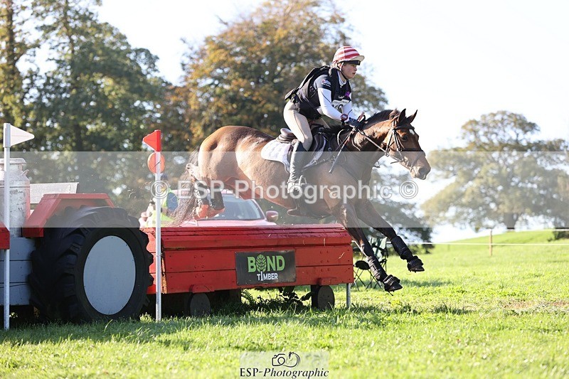 241026-103131-11514 - 328-Zara.Head-FOURFIELDS.LOVEHEART