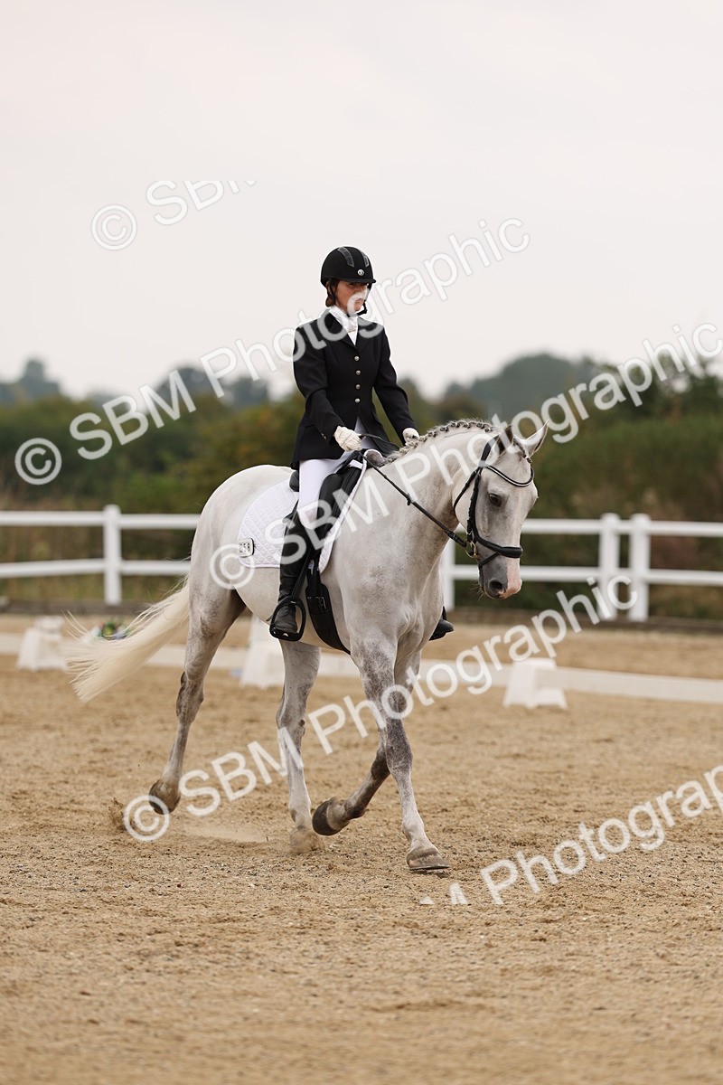 SBM_01759 - Class 9 - Novice 27 Champs