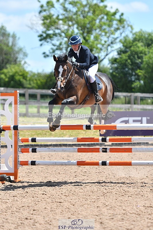 240609A-130959-05532 - Cls 18 Snr Newcomers and 1.10m Open