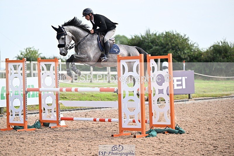 240828A-143954-00967 - Cls 4 Snr Newcomers and 1.10m Open