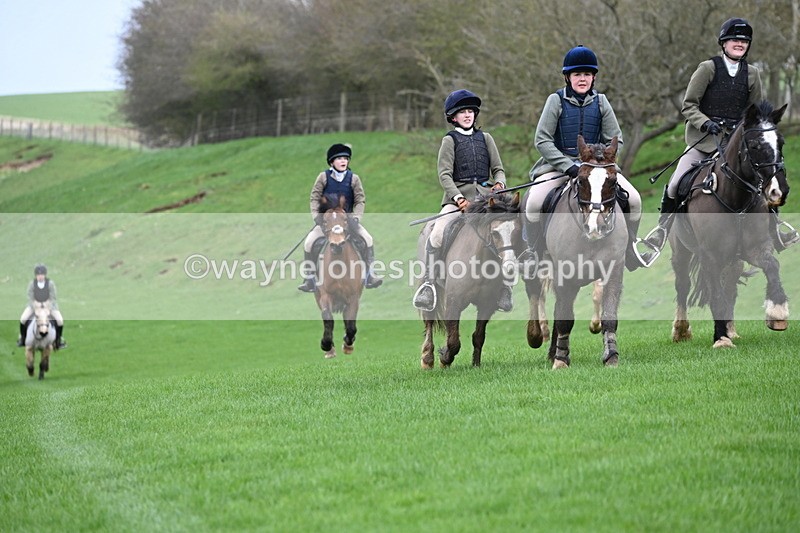 WJ6_9343 - Line Three