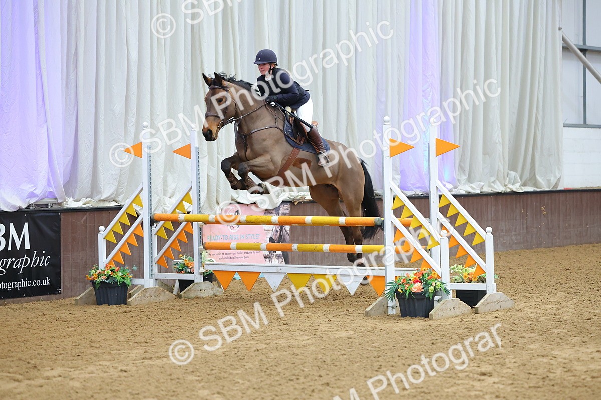 SBM_009900 - Class 21 - Nupafeed Supplements Senior Discovery/ 1m Open - First Round (1.00m)