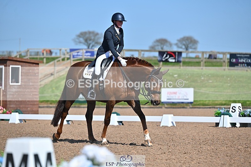 250405-135429-10984 - 141-Tyla.Schou-Dennis.DeNiro