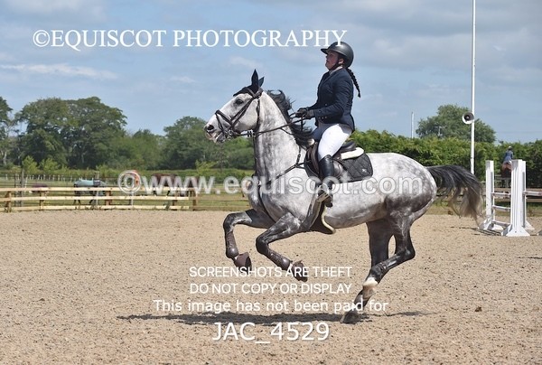 JAC_4529 - CLASS 6 Senior Newcomers/ 1.10m Open