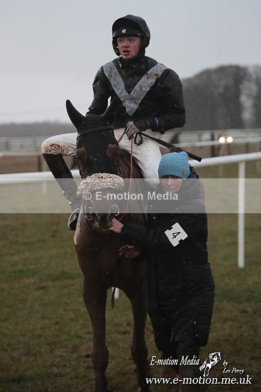 PtP 260125 1310 - Cocklebarrow Point-to-Point racing with the Heythrop Hunt 26/01/25