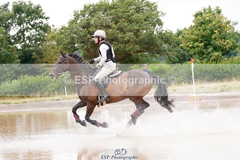 250803A-124602-13112 - M-556-Alex.Jupp-CARRY.ON.REGARDLESS