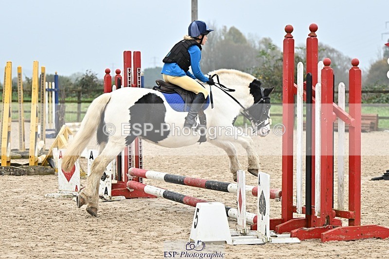 241110-095307-00112 - 40cm Showjumping