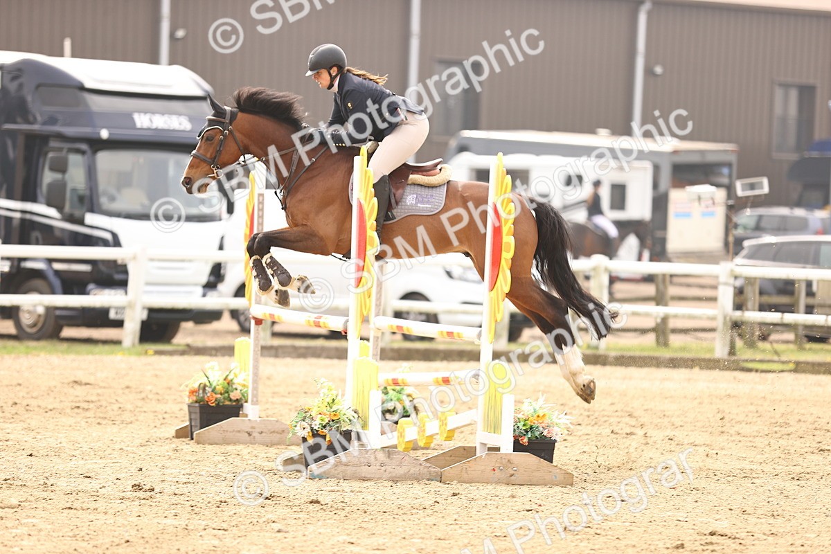  - Class 15 - Senior British novice - 90cm
