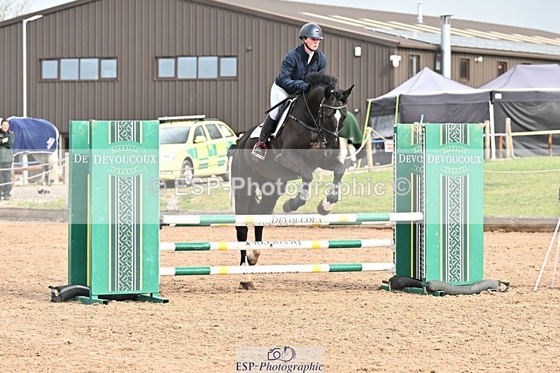250416-093625-00057 - Cls 1 British Novice and 90cm