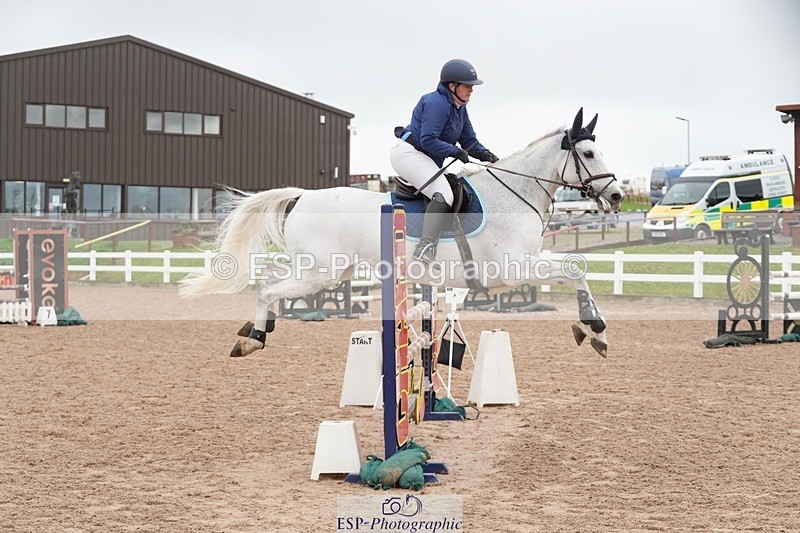 251109-103936-03430 - Cls 19 Snr 1.05m Open