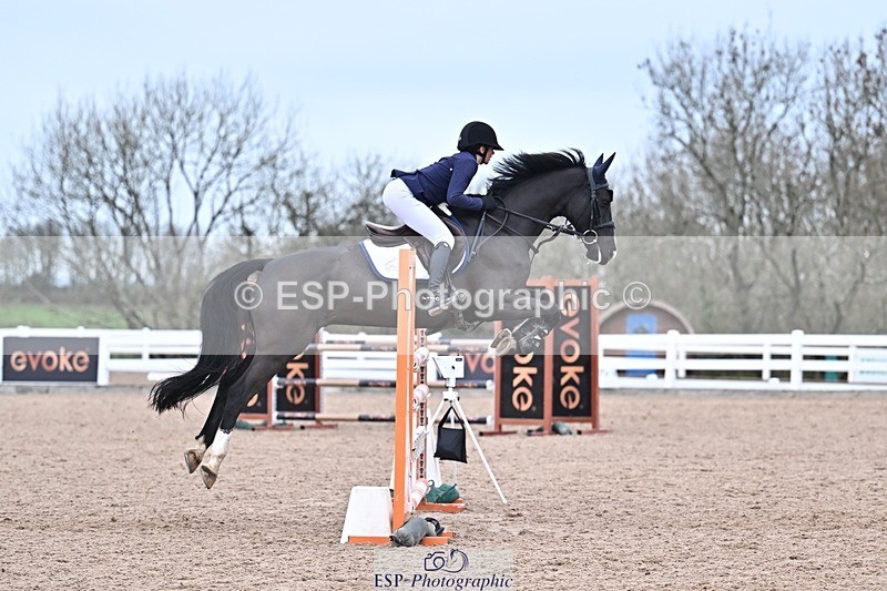 251126-135434-00650 - Cls 5 Foxhunter and 1.20m