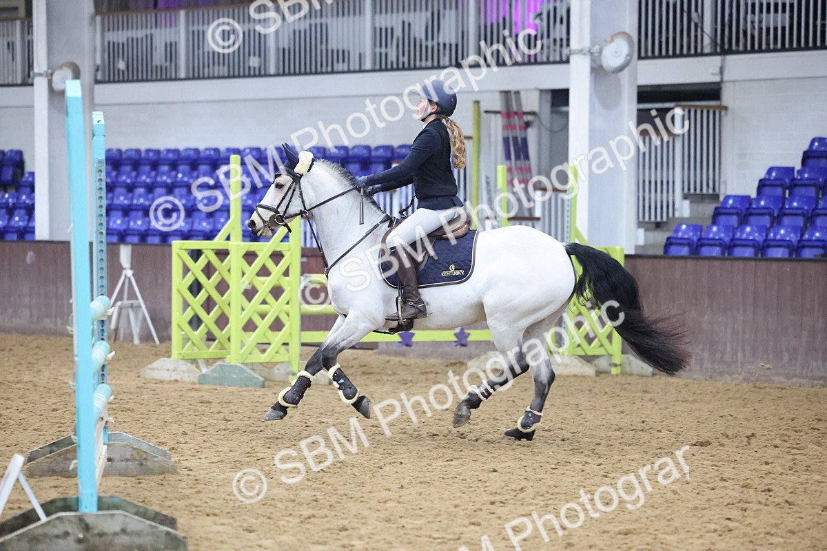 SBM_003319 - Class 11 - Blue Chip Pony Newcomers - 1.00m Open