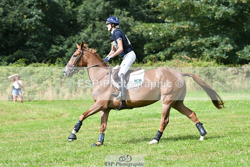 240804-103714-10423 - 353-Maja_Hullah-ORANJE_SPR