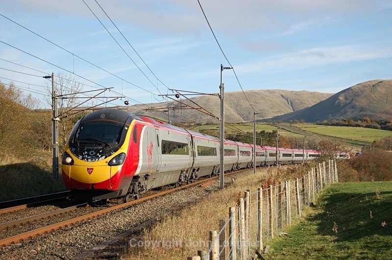 27.10.12 - 390127 1M09 08.40 Glasgow - Euston, Beckfoot - West Coast Main Line (north to south)