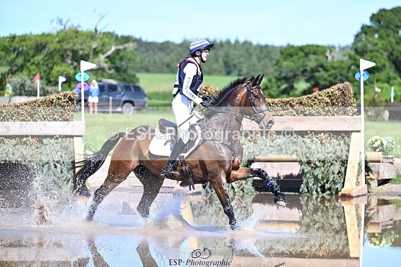 260530A-111211-13316 - C-323-Elizabeth.Barratt