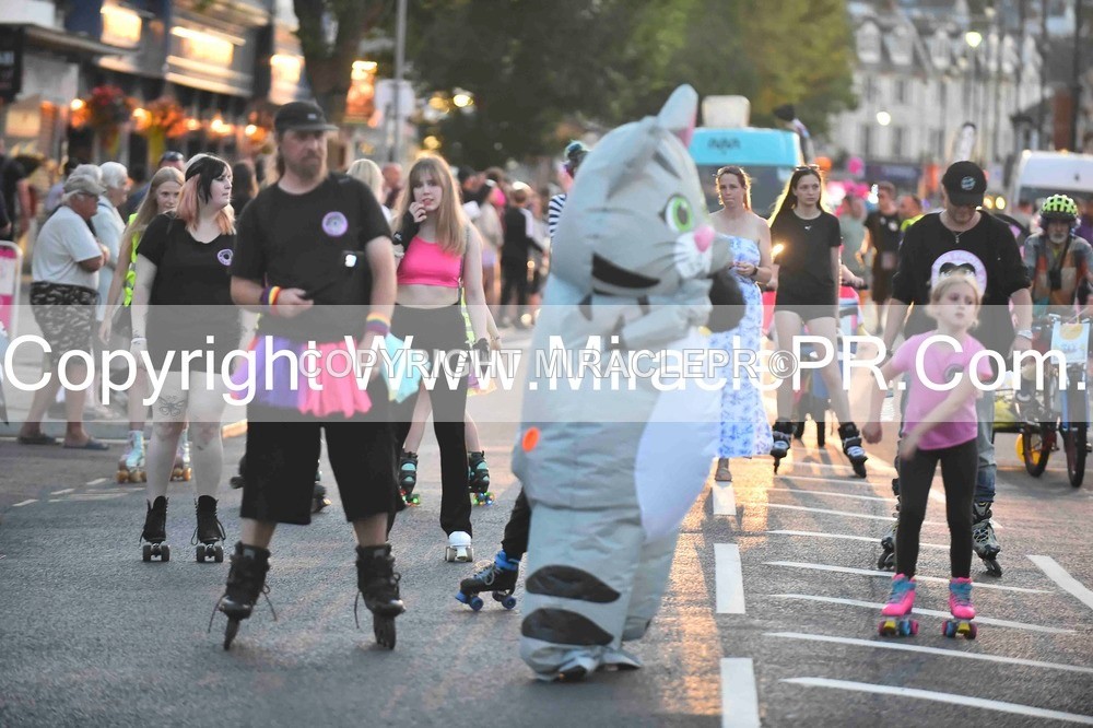 SH4_4040 - Carnival Procession.