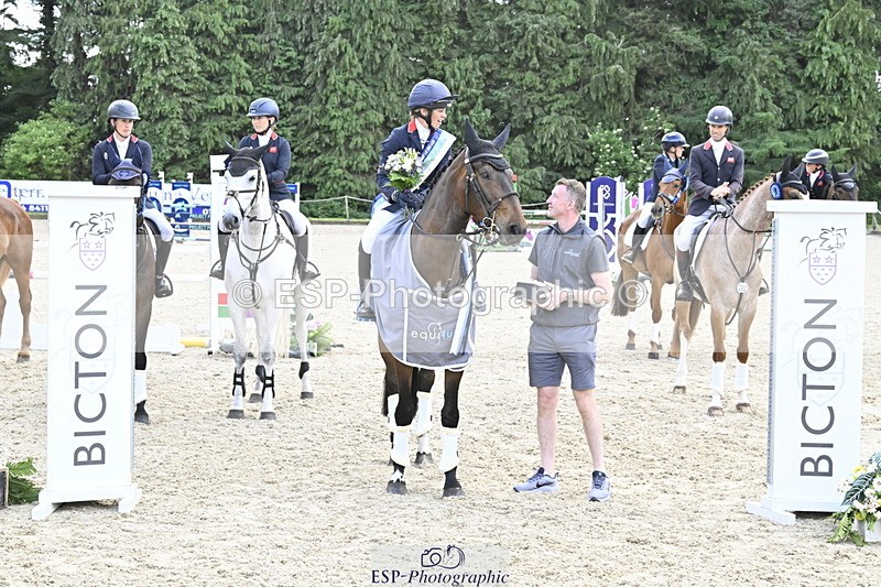 250525A-161217-18531 - Presentations Section C CCI 2 Star Long