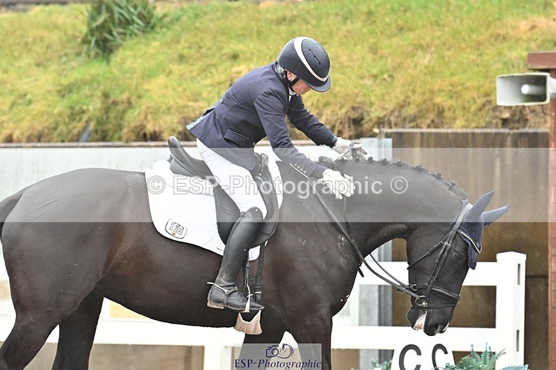 250215-121208-03355 - 228-Louise.Hutchinson-Shovern.Noire