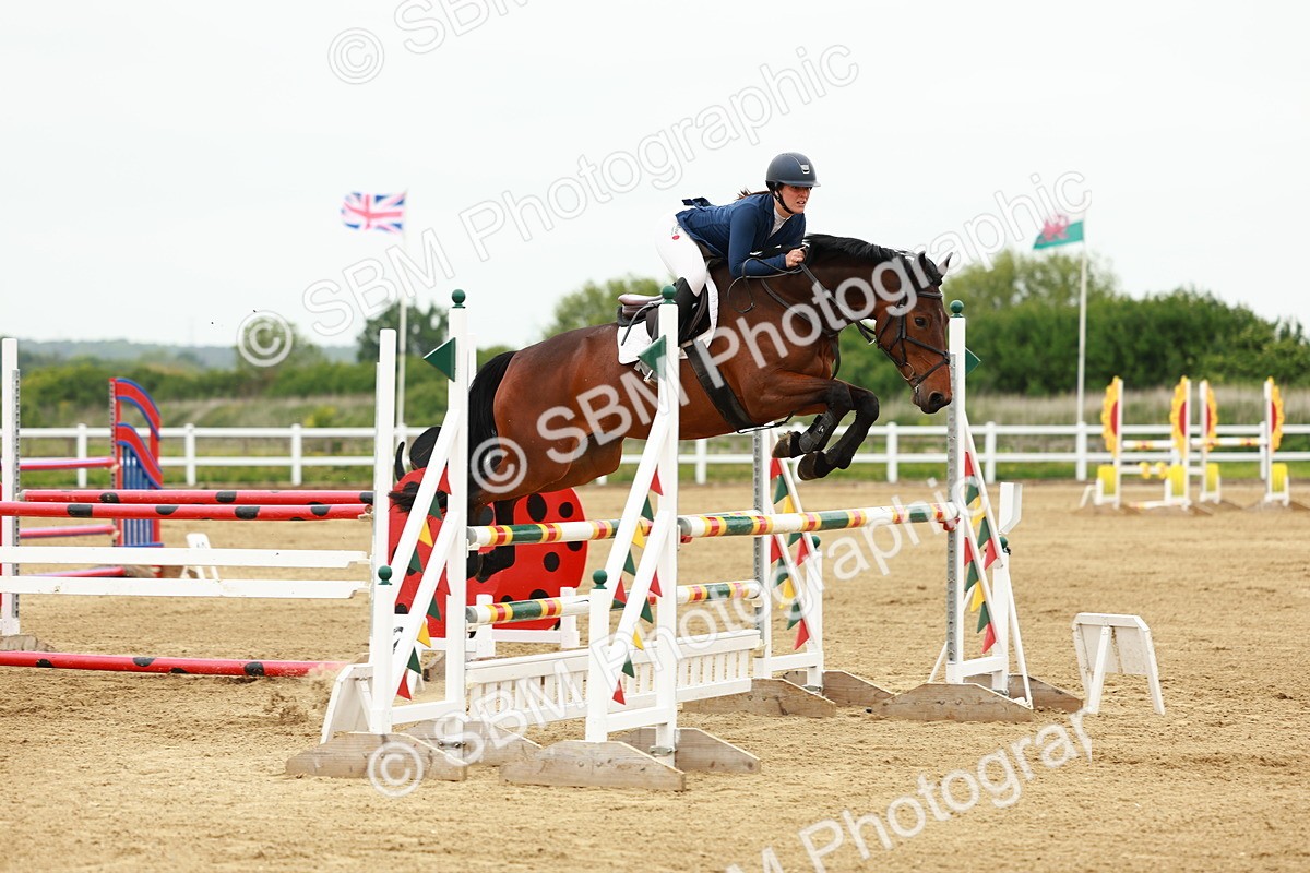 0B8A3927 - Class 4 - Senior Newcomers - 1.10m