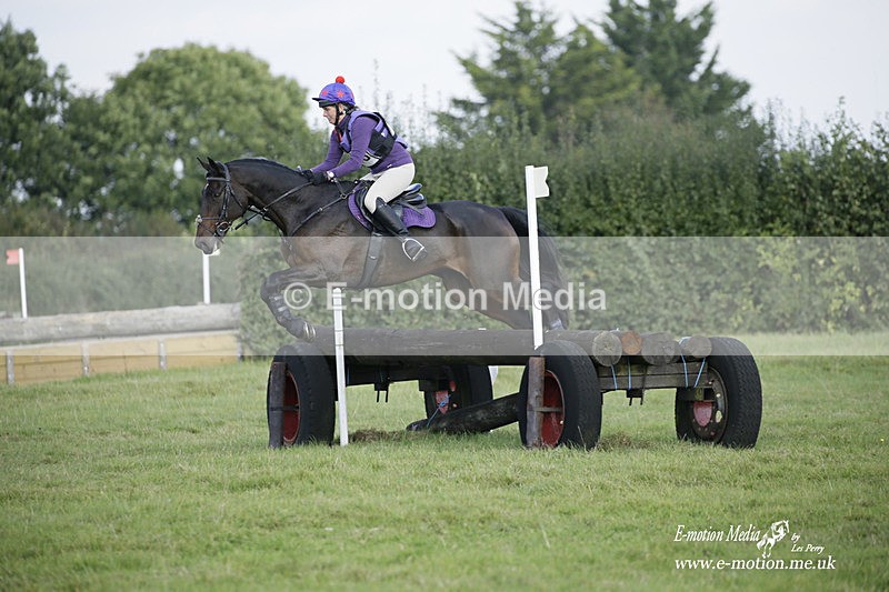  WWHT 171021 3910 - Open (1.00m)  17/10/21