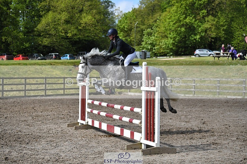 230512-104020-00569 - Cls 10 Snr 85cm Schooling