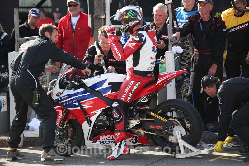 IMG_0881 - Senior TT - Start Line