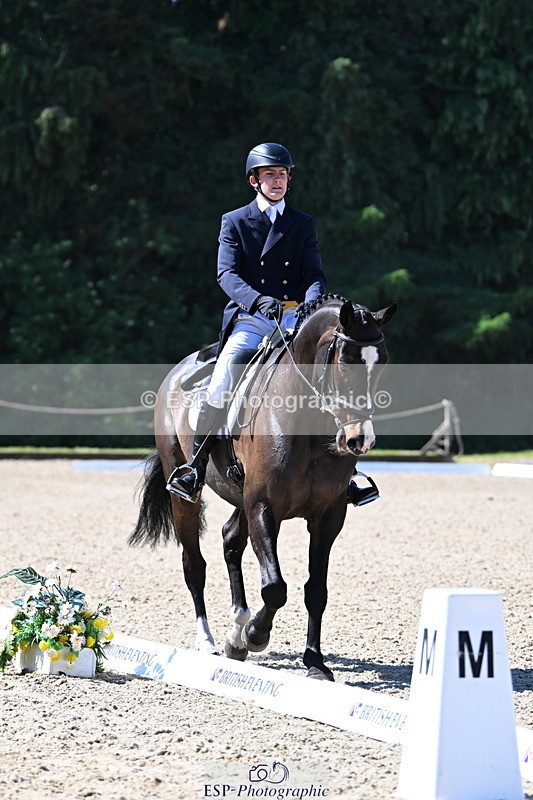 250522A-103605-03152 - A-012-Archie.Tulloch-ZIPPED.UP