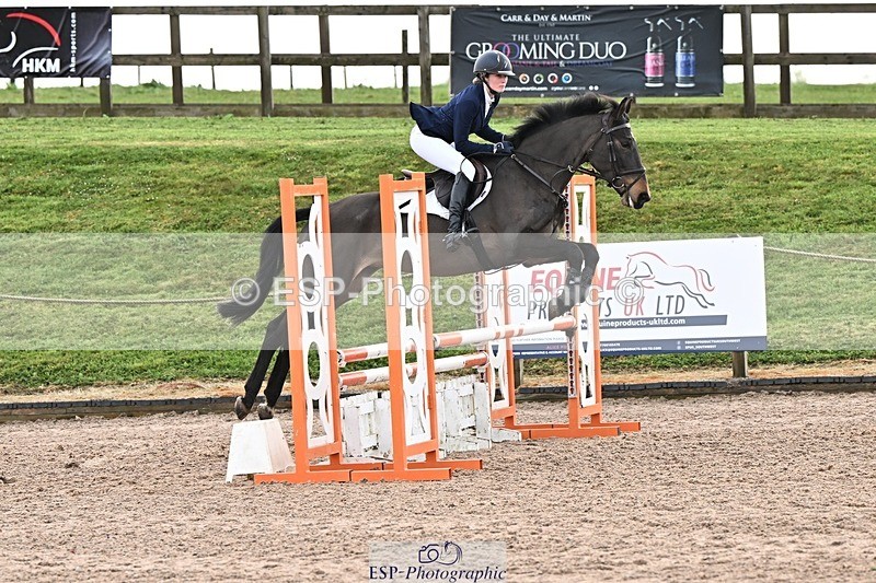 250416-090340-00009 - Cls 1 British Novice and 90cm