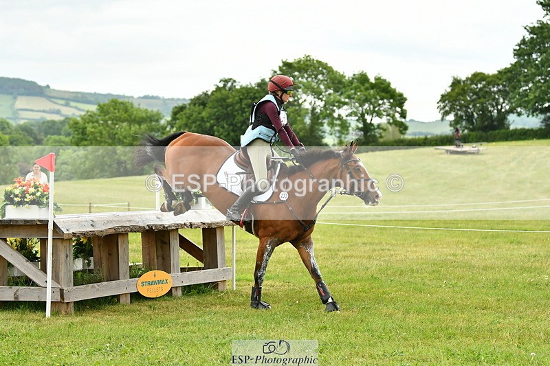 250524A-154343-14256 - C-233-Abbie.Burbidge-FEELING.FANTASTIC