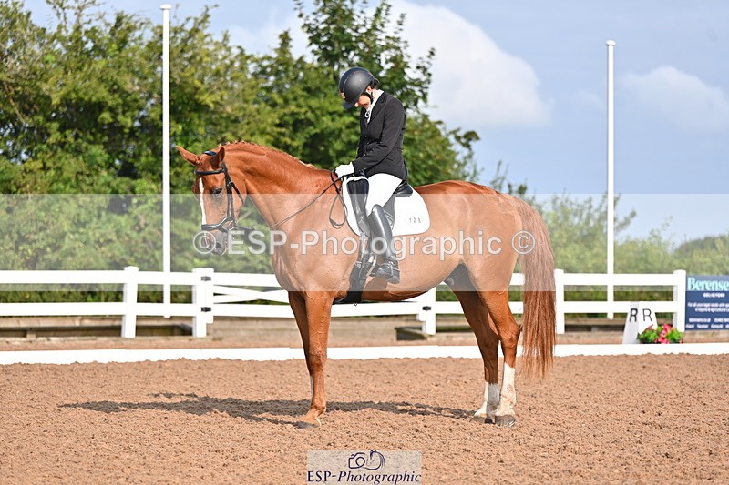 240817A-092605-06606 - 128-Kate.Lewis-Freeloader