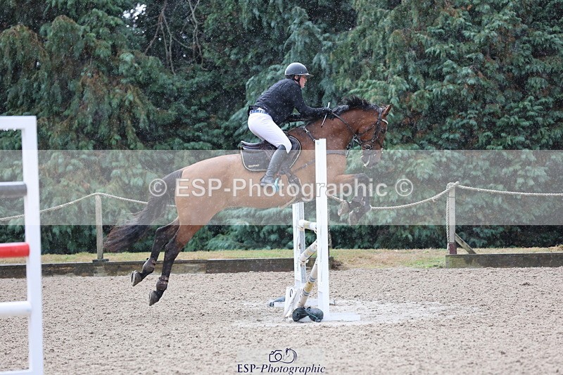 250831A-121438-10138 - Cls 42 Snr 1m Grand Prix