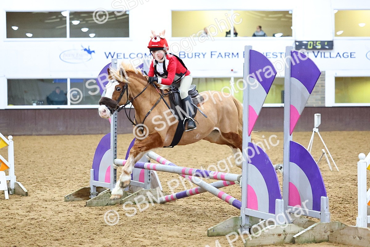 SBM_001989 - Class 4 - Festive Fences - 70cm