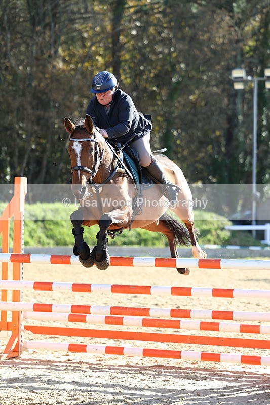 3E7A5696 - Class 7: Senior Newcomers/1.10m open