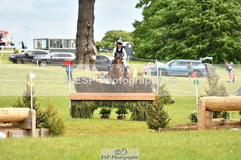 250525A-142116-16921 - D-476-Caroline.Powell-TIK.TOK