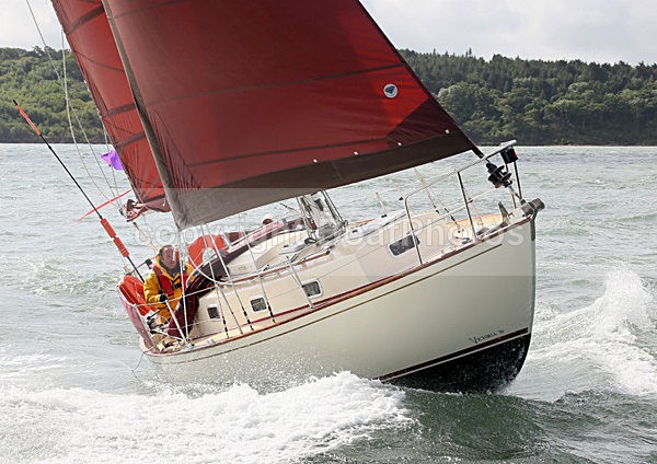 120630 TRACKER GBR7910T WT7A1853 - ROUND THE ISLAND RACE - 30th June 2012