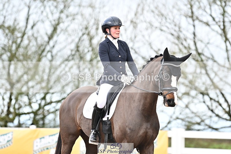 240218A-103149-05557 - 161-Katie.Warner-Active.Nuvalari