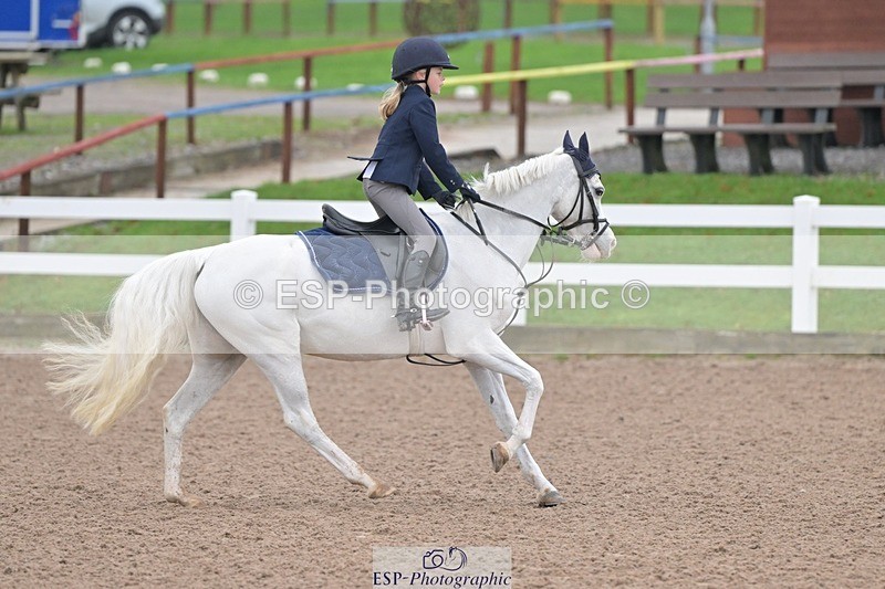 251116-100706-01114 - Cls 2 Pony Intro 70cm