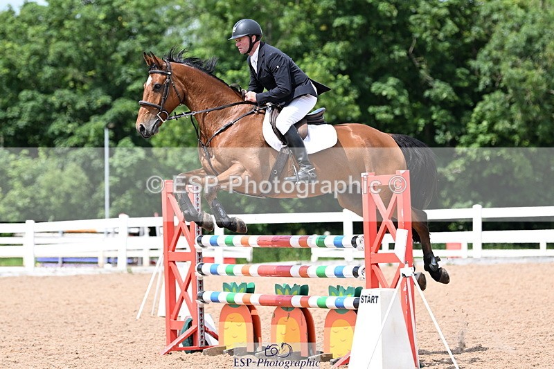 240619A-144340-00732 - Cls 4 Snr Newcomers and 1.10m Open