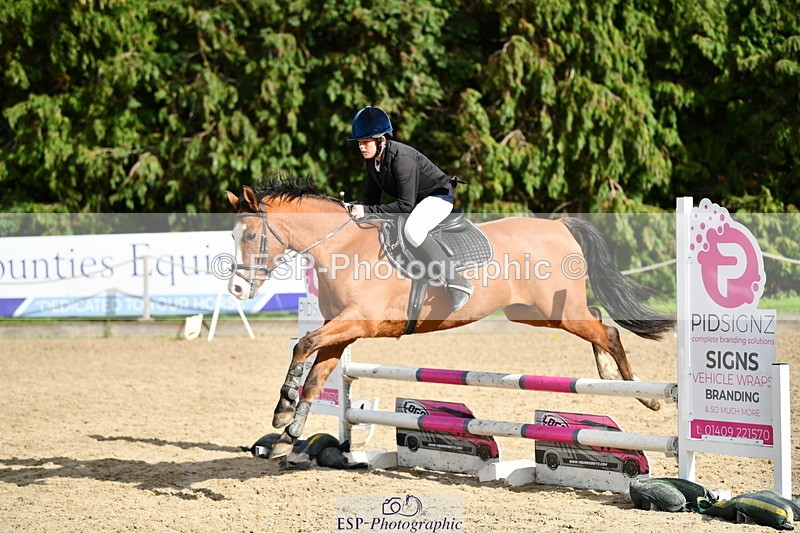 251004A-144830-01534 - Classes 8 & 9 70cm