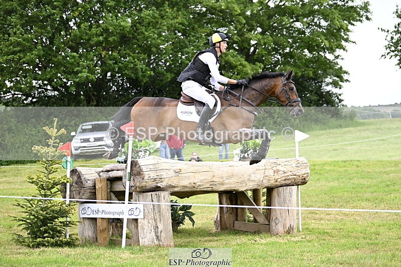 250524A-124552-10253 - B-351-Will.Rawlin-MACKENZY