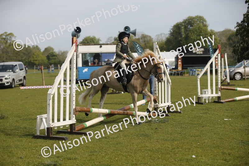 20260426-1041 - Class 1 - Mini Jumping - Lead rein or Assisted