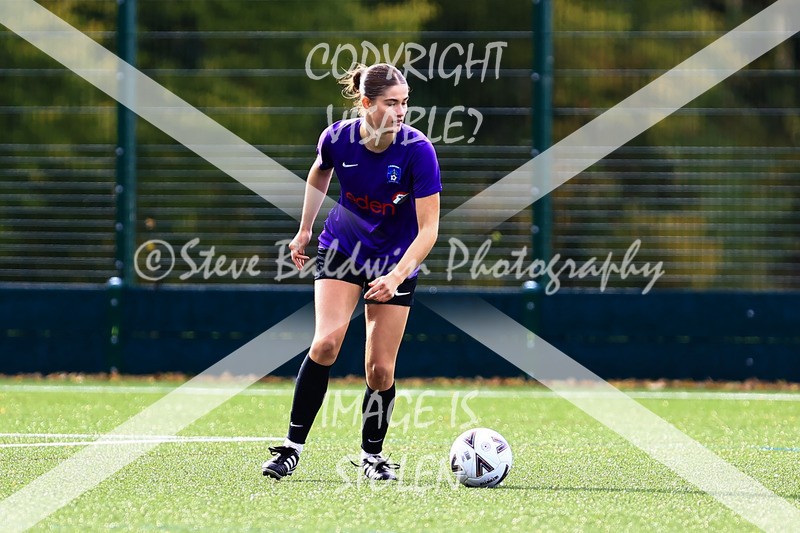 1DX30854 - 2025-10-05 FC Abbey Meads Ladies V Purton  Kingsdown FC Ladies