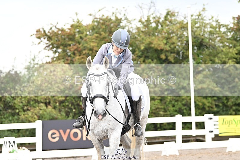 250907-105157-06384 - 070-Charlotte.DoreyDeards.Silver.Bounce