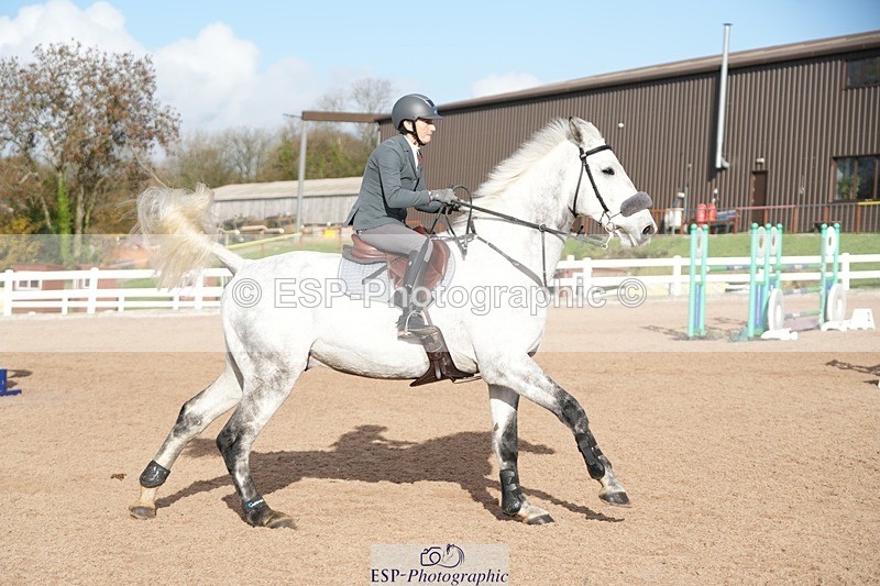 251108-132630-02723 - Cls 13 Foxhunter and 1.20m Open