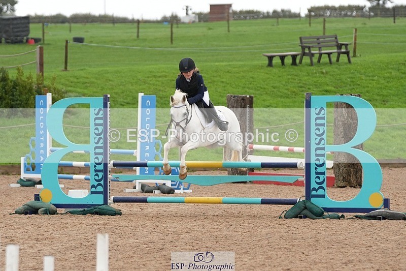 250920-161215-01572 - Cls 22 Pony Intro 90cm Derby