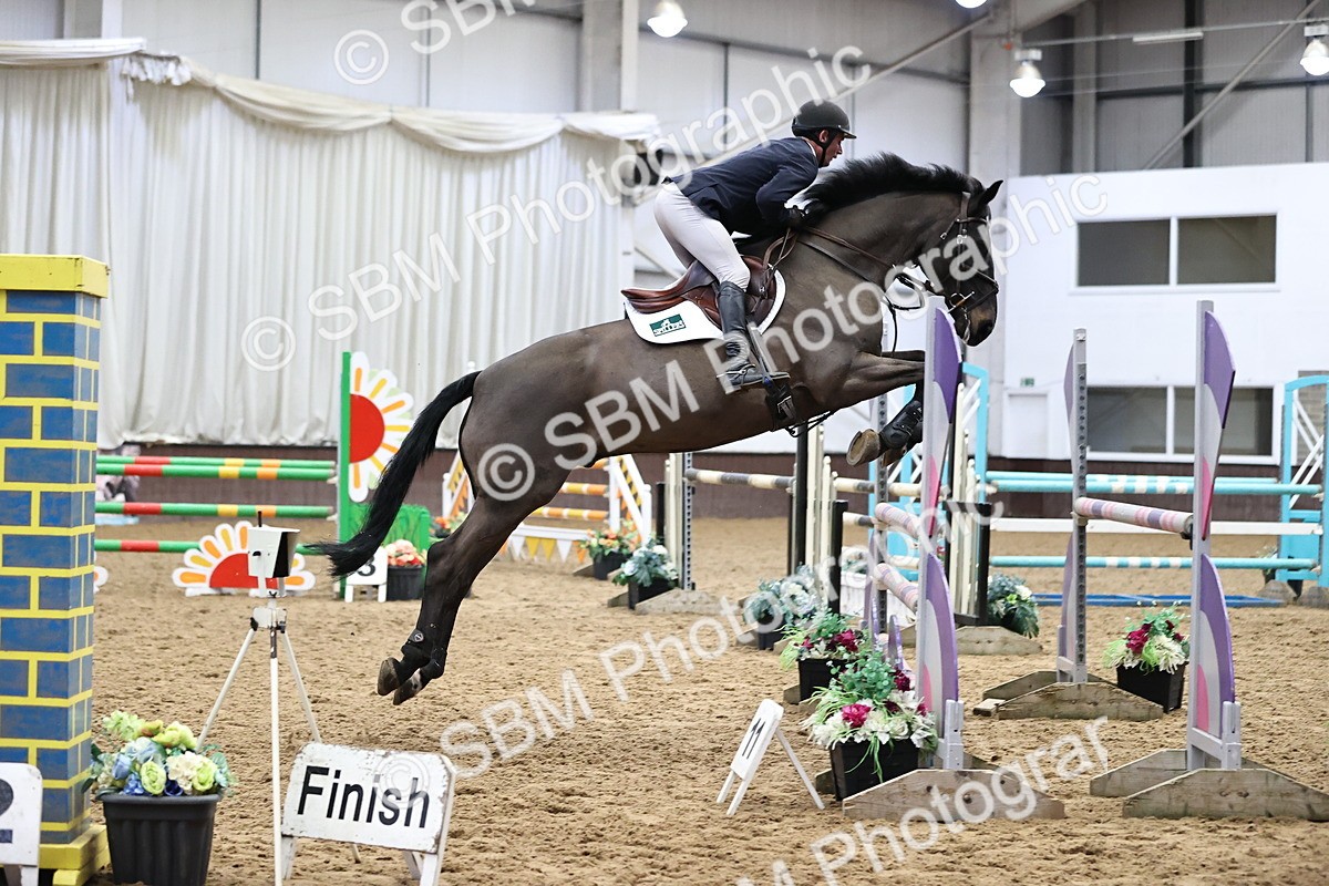 SBM_001815 - Class 4 - Senior Newcomers - 1.10m Open