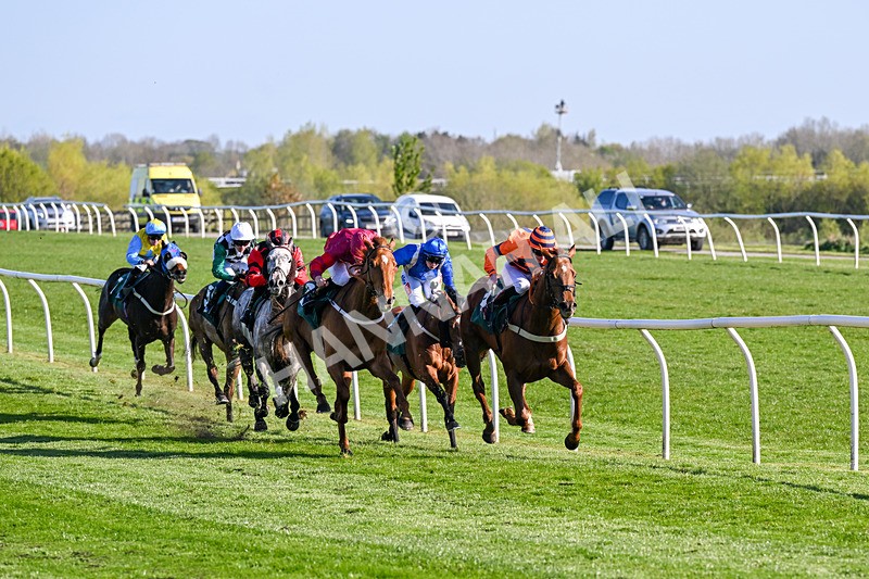 220426-Race 7-Free Pic-0948 - Race 7