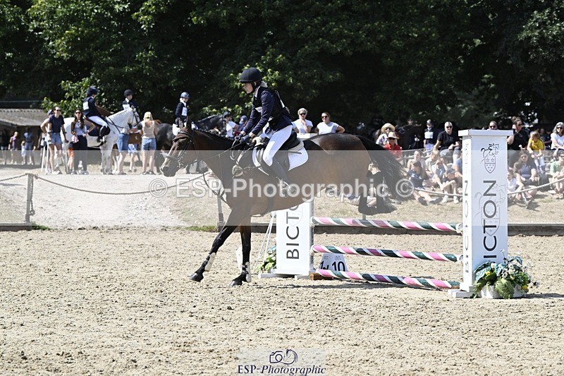 250823A-133127-30495 - PC70 Jump Off